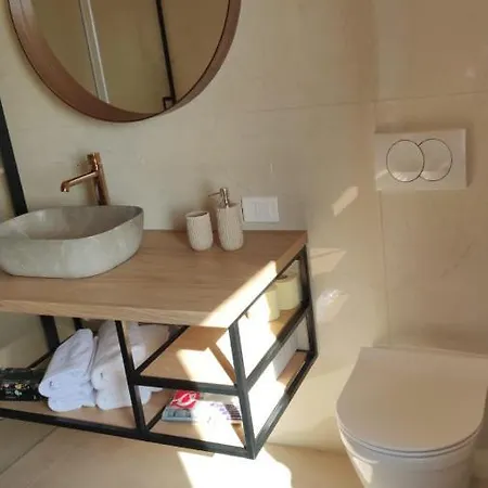 Stone Hause Noa * Banjol