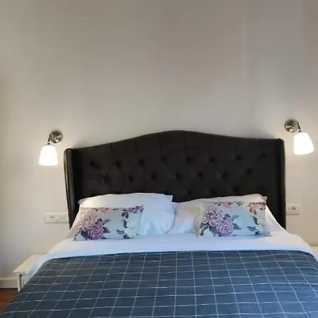 Stone Hause Noa Willa Banjol
