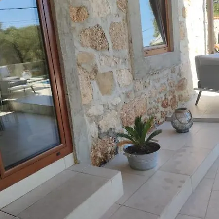 Stone Hause Noa Villa
