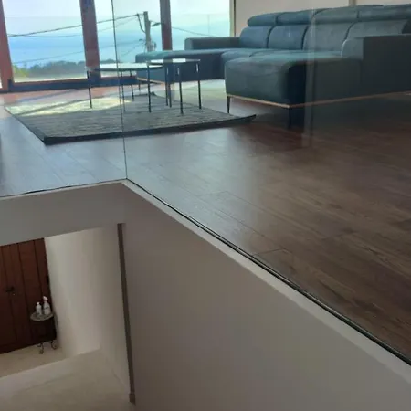Stone Hause Noa